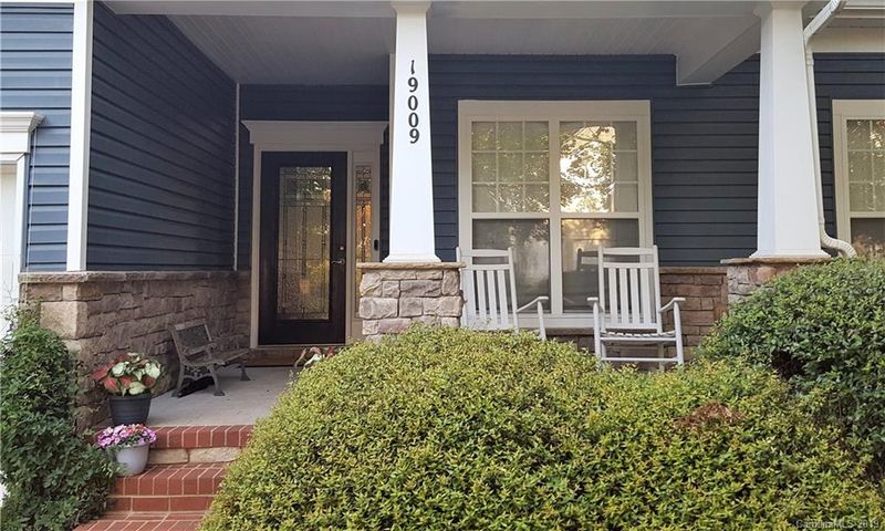 19009 Ruffner Dr, Cornelius, NC 28031