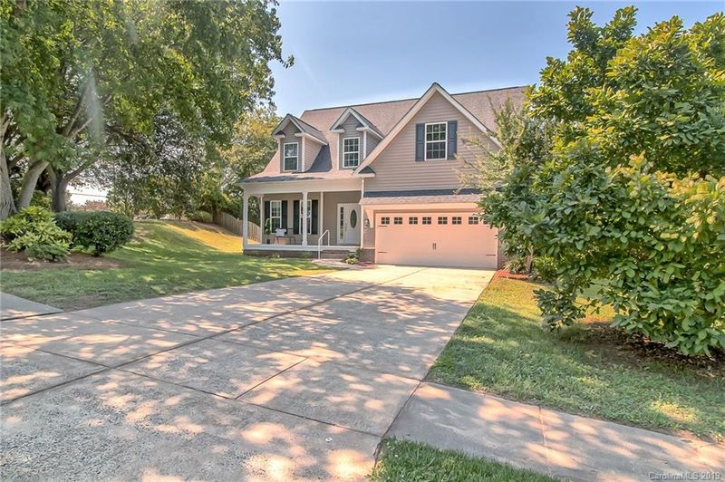 101 Whitefriars Ln, Matthews, NC 28105