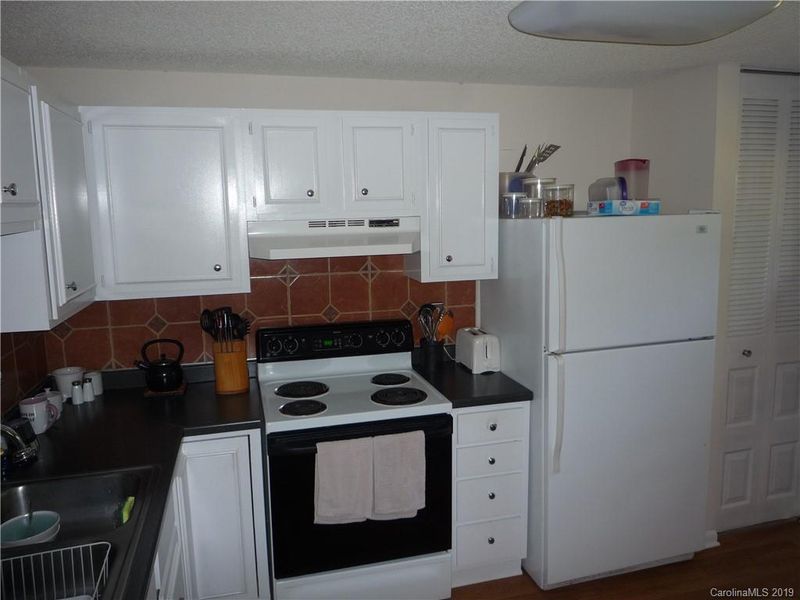 9416 Lexington Cir #E, Charlotte, NC 28213