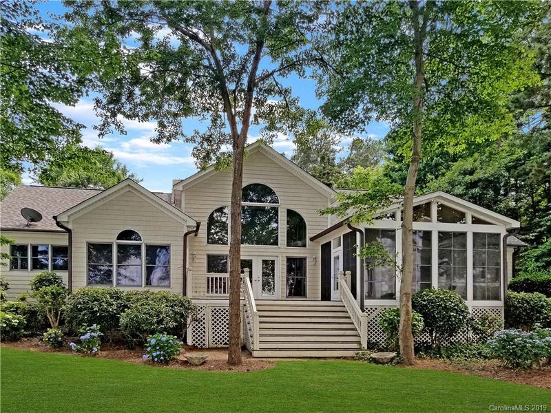 2464 Penngate Dr, Sherrills Ford, NC 28673