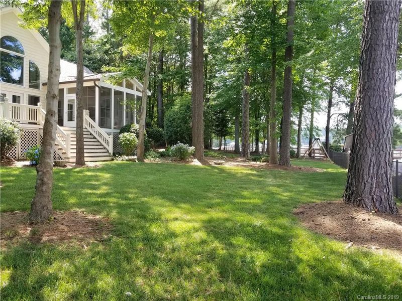 2464 Penngate Dr, Sherrills Ford, NC 28673