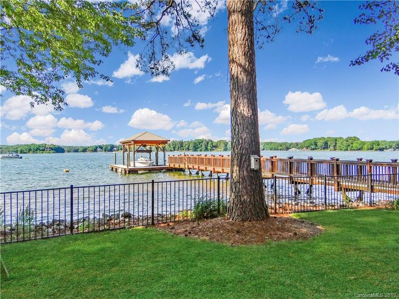 2464 Penngate Dr, Sherrills Ford, NC 28673
