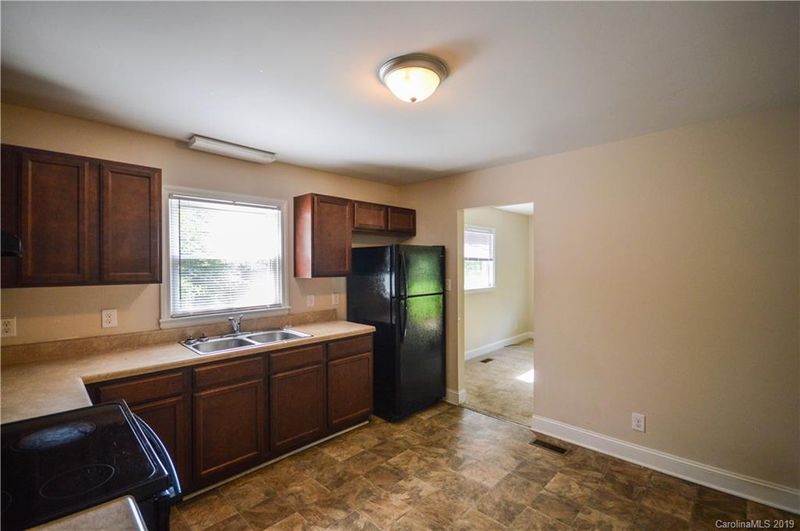 4714 Brooktree Dr, Charlotte, NC 28208