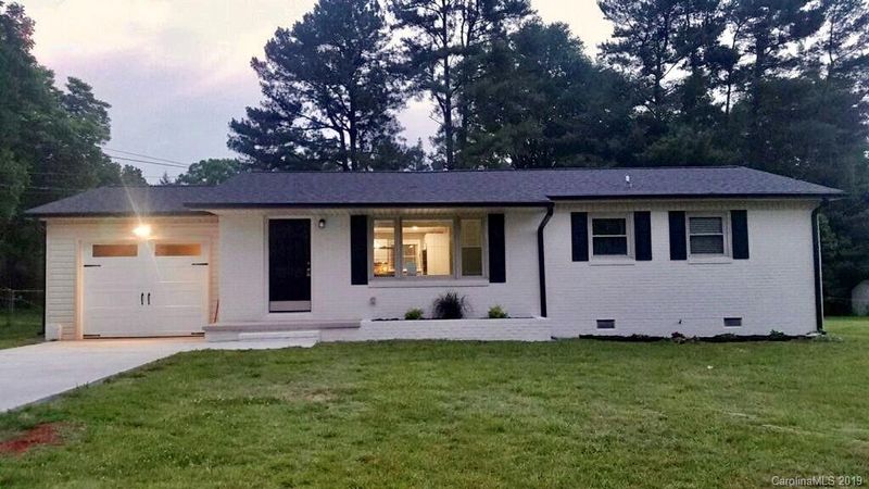 612 Bost St, Statesville, NC 28677