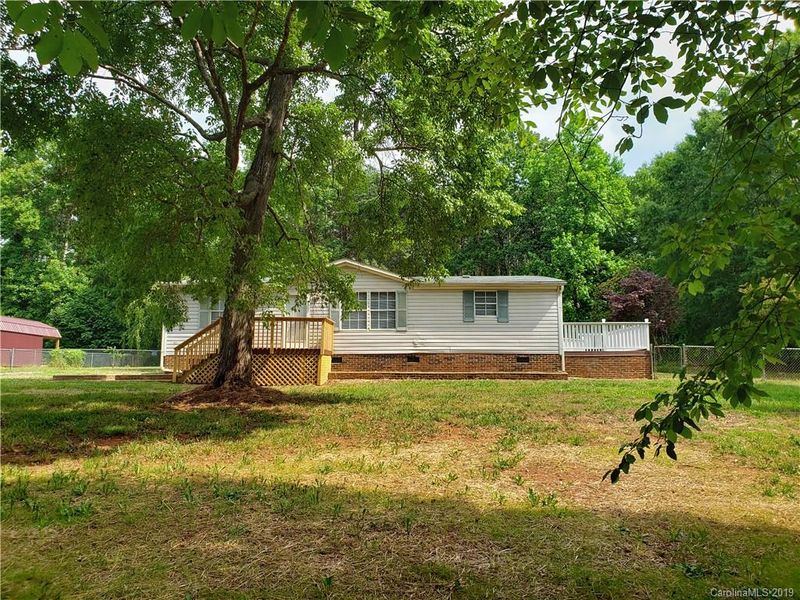 1511 Maiden Woods Cir, Maiden, NC 28650