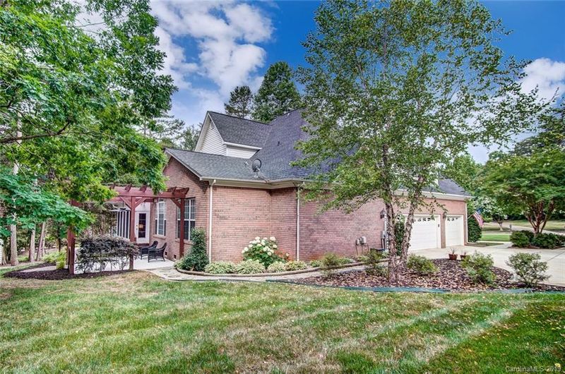 9910 Julliard Dr, Mint Hill, NC 28227