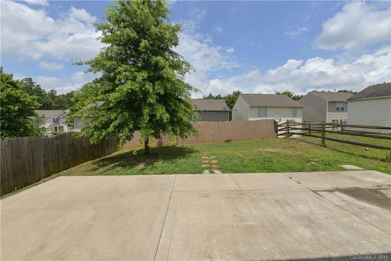 5129 Grays Ridge Dr, Charlotte, NC 28269