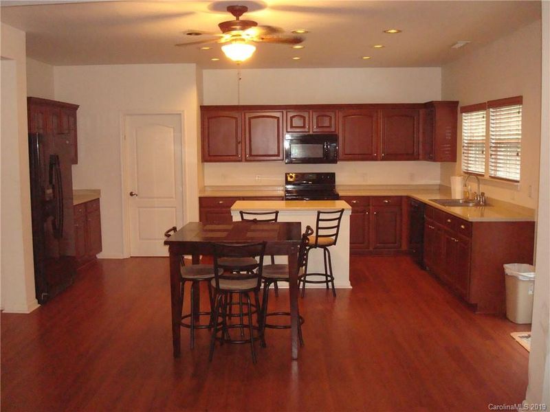 329 Ranlo Ave, Gastonia, NC 28054