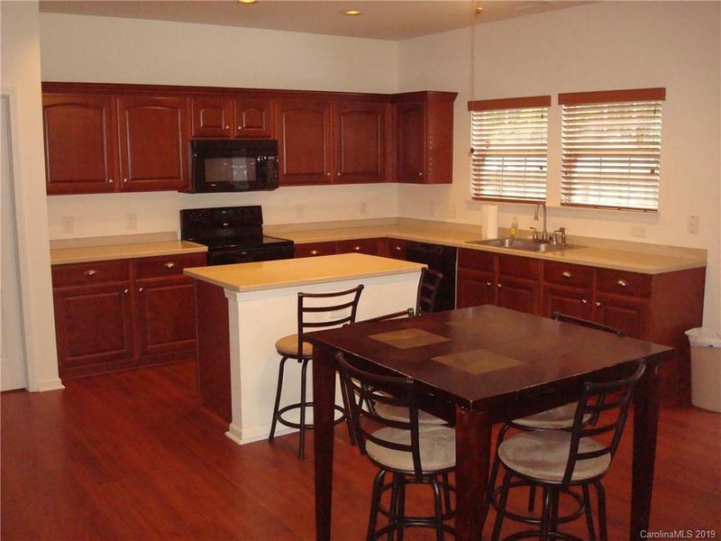 329 Ranlo Ave, Gastonia, NC 28054