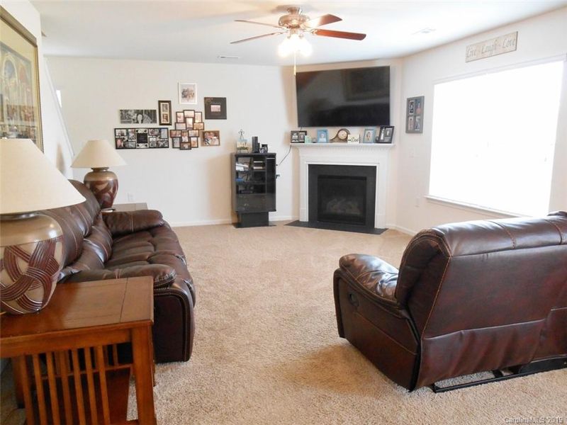 1519 Summer View Ln, Dallas, NC 28034