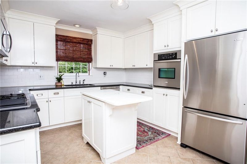 1245 10th Street Blvd NW, Hickory, NC 28601