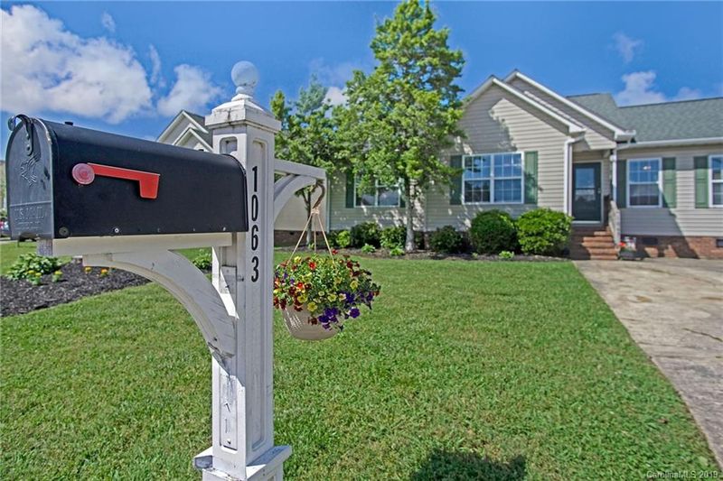 1063 Braxton Dr, Concord, NC 28025