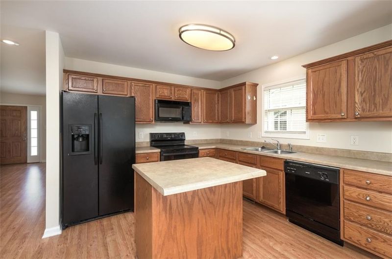 207 19th Ave SE, Hickory, NC 28602
