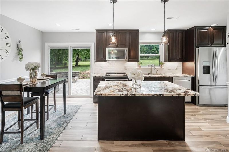 270 Deerfield Dr, Mooresville, NC 28115