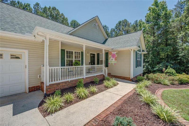 515 Sara Ct, Gastonia, NC 28052