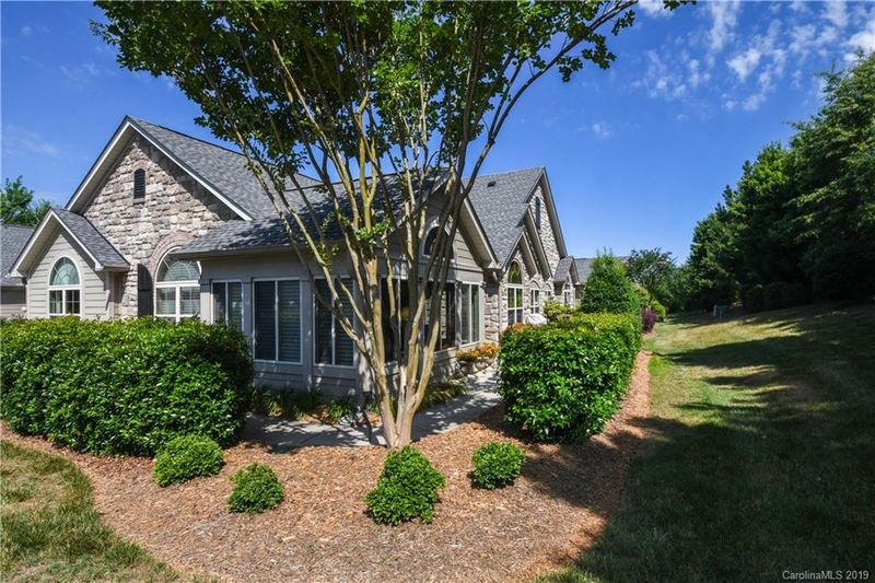 760 Ledgestone Ct, Tega Cay, SC 29708