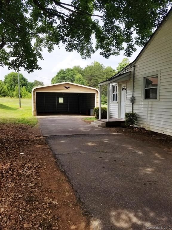 804 W 15th St, Newton, NC 28658