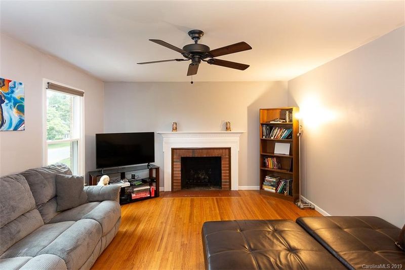5208 Grafton Dr, Charlotte, NC 28215