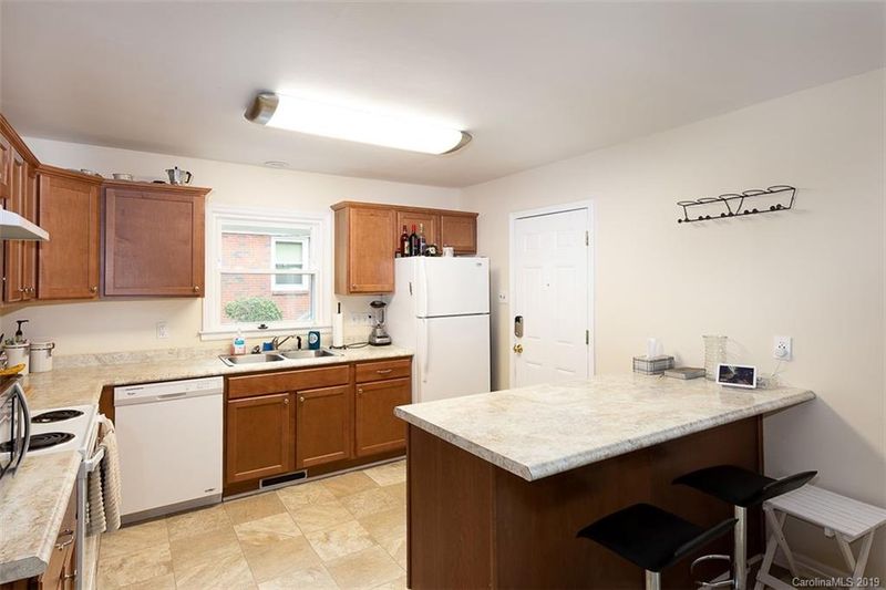 5208 Grafton Dr, Charlotte, NC 28215
