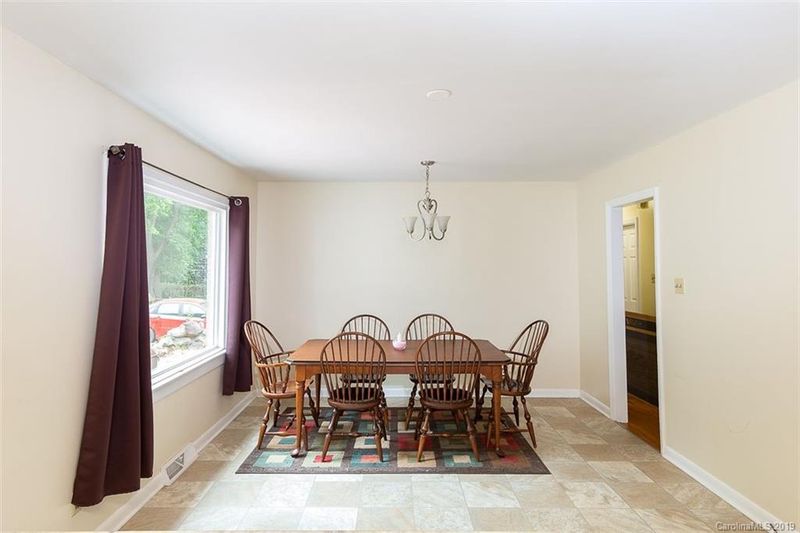 5208 Grafton Dr, Charlotte, NC 28215