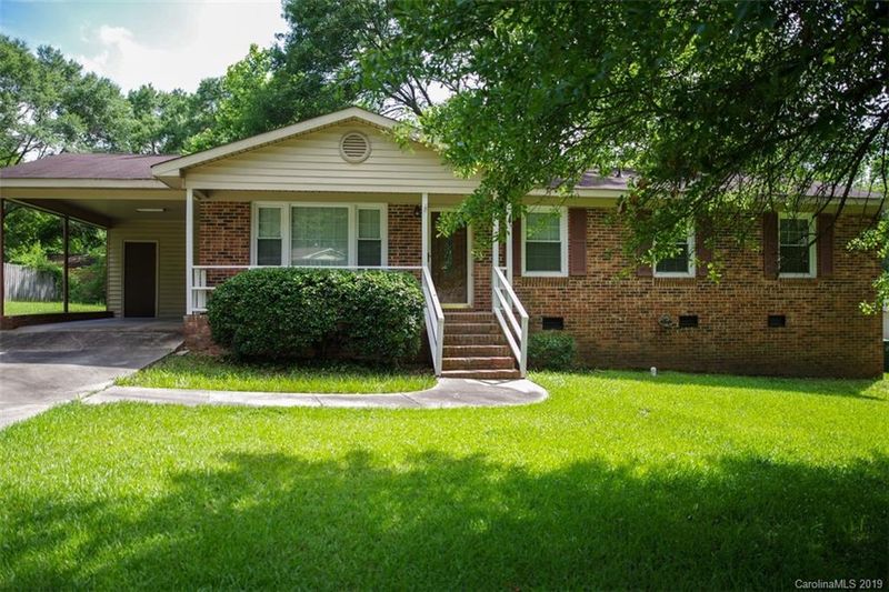 2504 Cambridge Dr, Lancaster, SC 29720