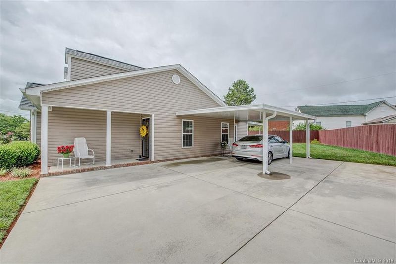 804 E Catawba St, Belmont, NC 28012