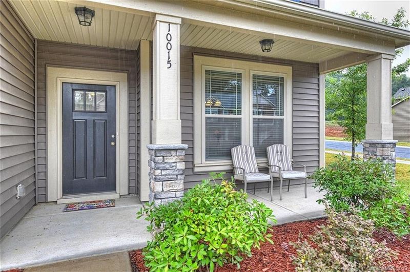 10015 Michael Crossing Dr, Charlotte, NC 28213