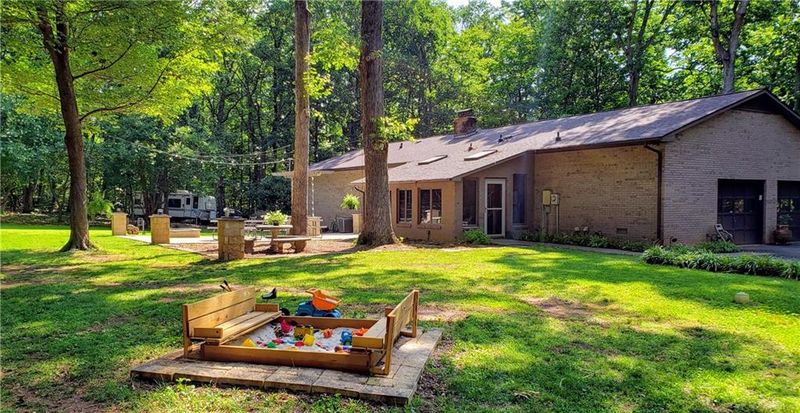 3423 Oak Ridge Cir, Lincolnton, NC 28092