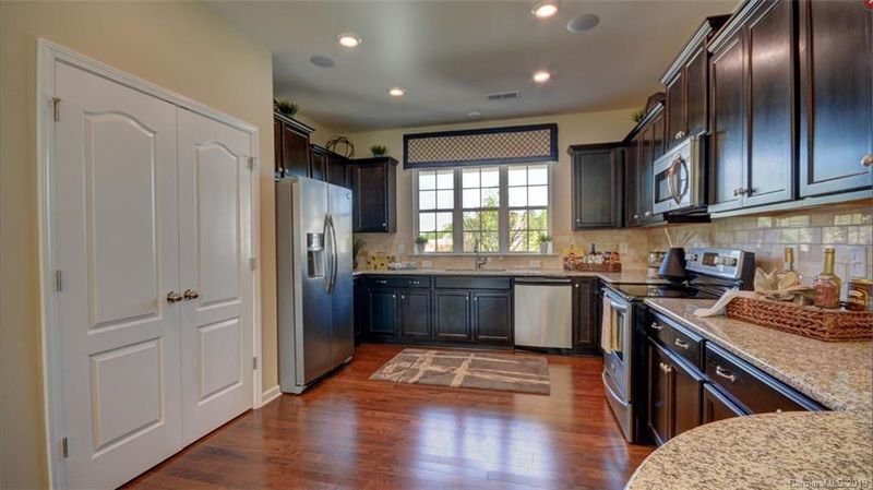 1012 Winnett Dr, Waxhaw, NC 28173