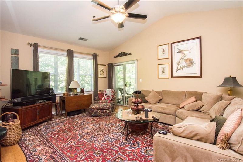 5609 Fairview Rd #11, Charlotte, NC 28209
