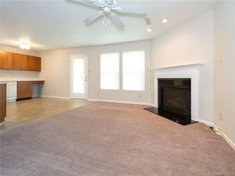 1231 Willow Bridge Ct, Charlotte, NC 28216