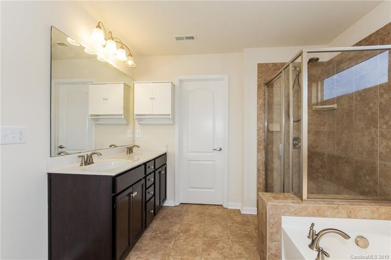 8424 Empress Ct, Charlotte, NC 28227