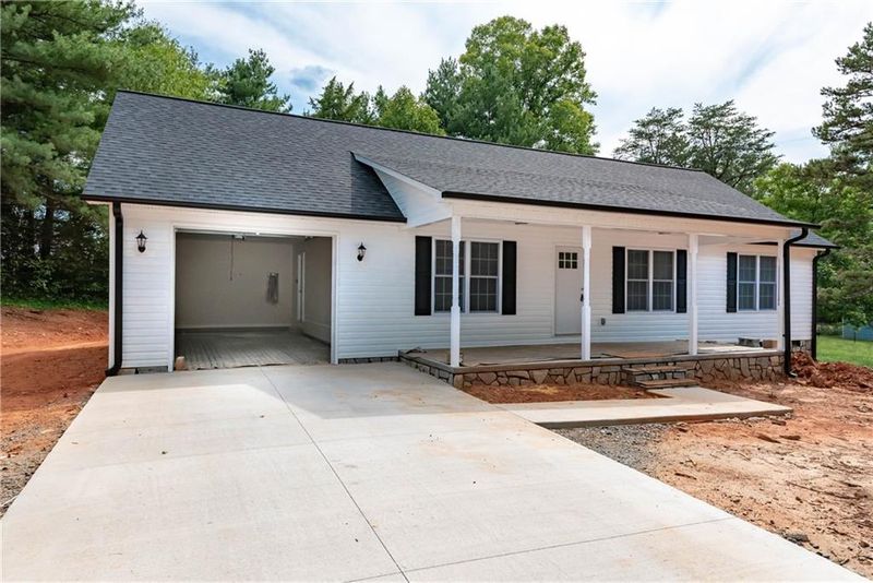 603 10th St SW, Conover, NC 28613