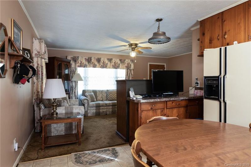 236 Lawing St, Lincolnton, NC 28092
