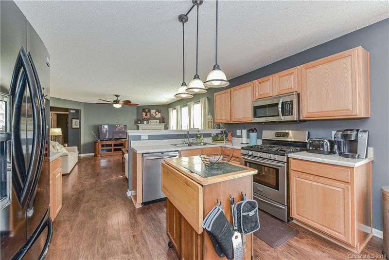 2121 Hunters Trail Dr, Indian Trail, NC 28079