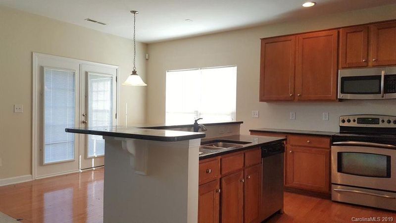2221 Baggins Ln, Charlotte, NC 28269