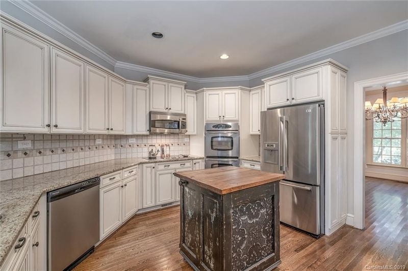 18015 River Ford Dr, Davidson, NC 28036