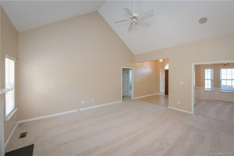 201 Deerfield Dr, Mount Holly, NC 28120