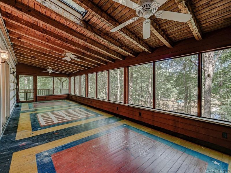 1449 Roundstone Rd, Sherrills Ford, NC 28673
