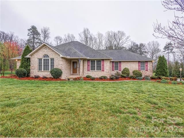 295 Wingmaster Dr, Mooresville, NC 28115