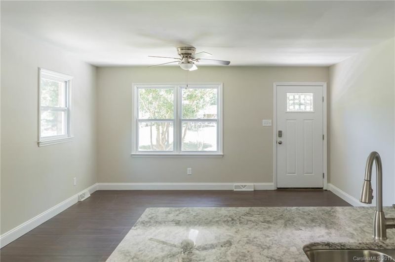 200 Rexford Rd, Matthews, NC 28104
