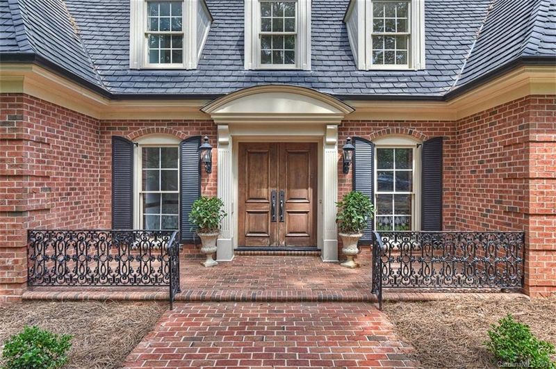 2040 Stonebridge Ln, Charlotte, NC 28211