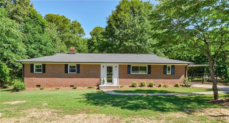 402 11th Ave SE, Conover, NC 28613