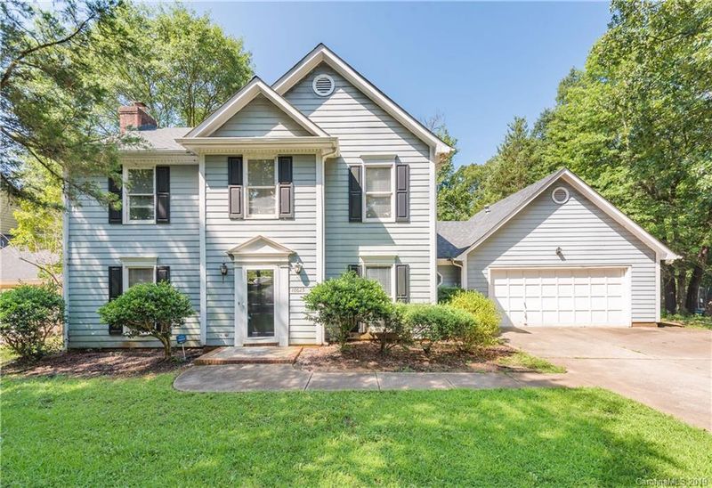 10625 Northwoods Forest Dr, Charlotte, NC 28214