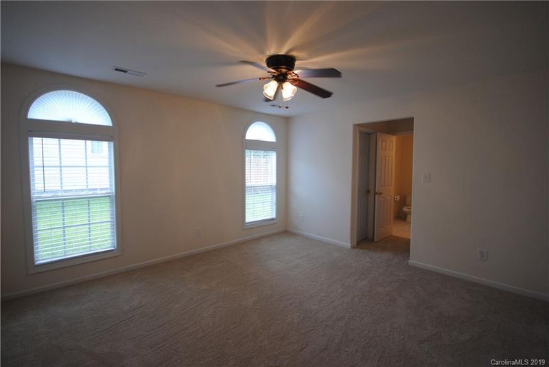 4886 Renfrew Dr, Concord, NC 28027