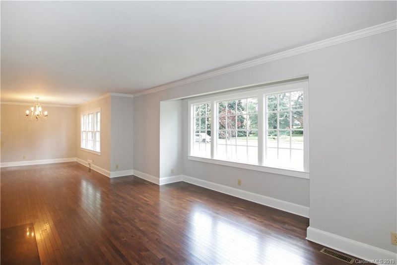 414 Summit Ave, Statesville, NC 28677