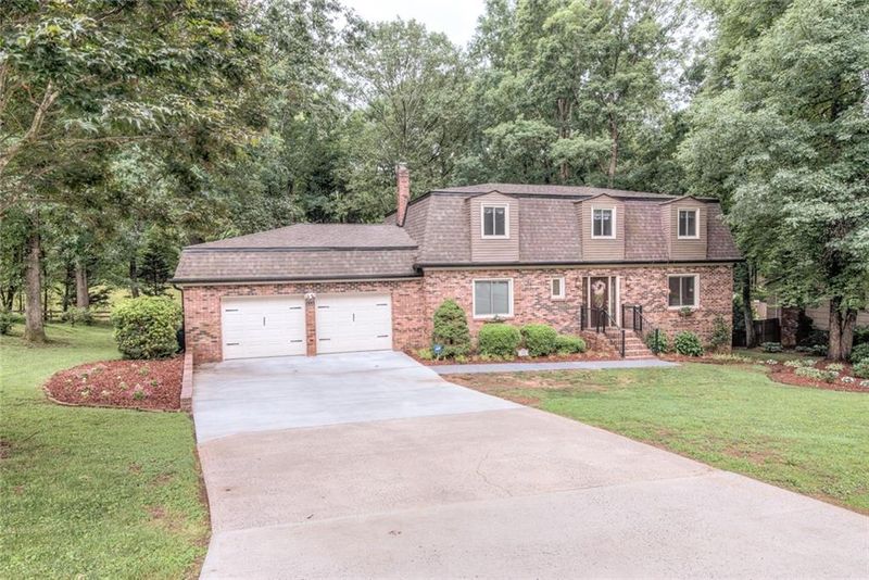 640 36th Ave NE, Hickory, NC 28601