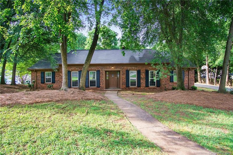 404 Rogers Ct, Belmont, NC 28012