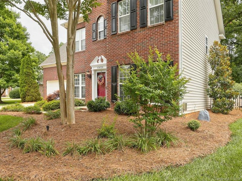 13629 Edgetree Dr, Pineville, NC 28134