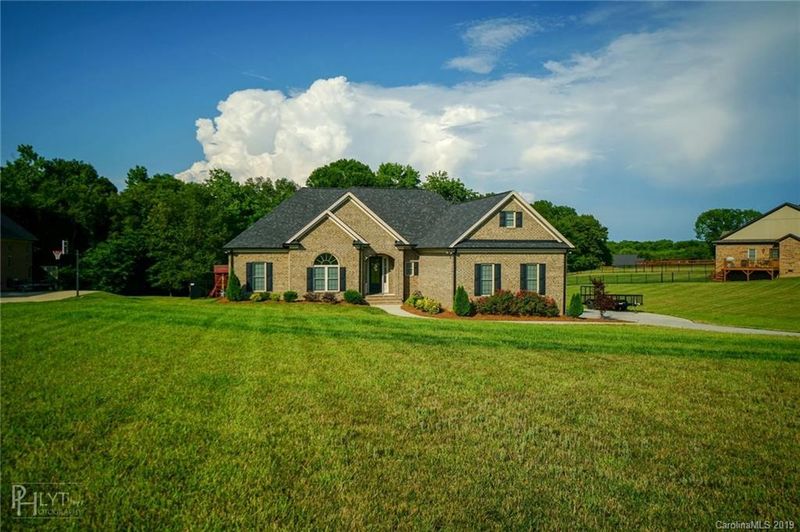1809 Scuffle Hill Dr, Monroe, NC 28110